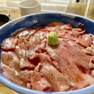 【富良野】人気店くまげら|肉が溶ける？！和牛ローストビーフ丼を実食レビュー！